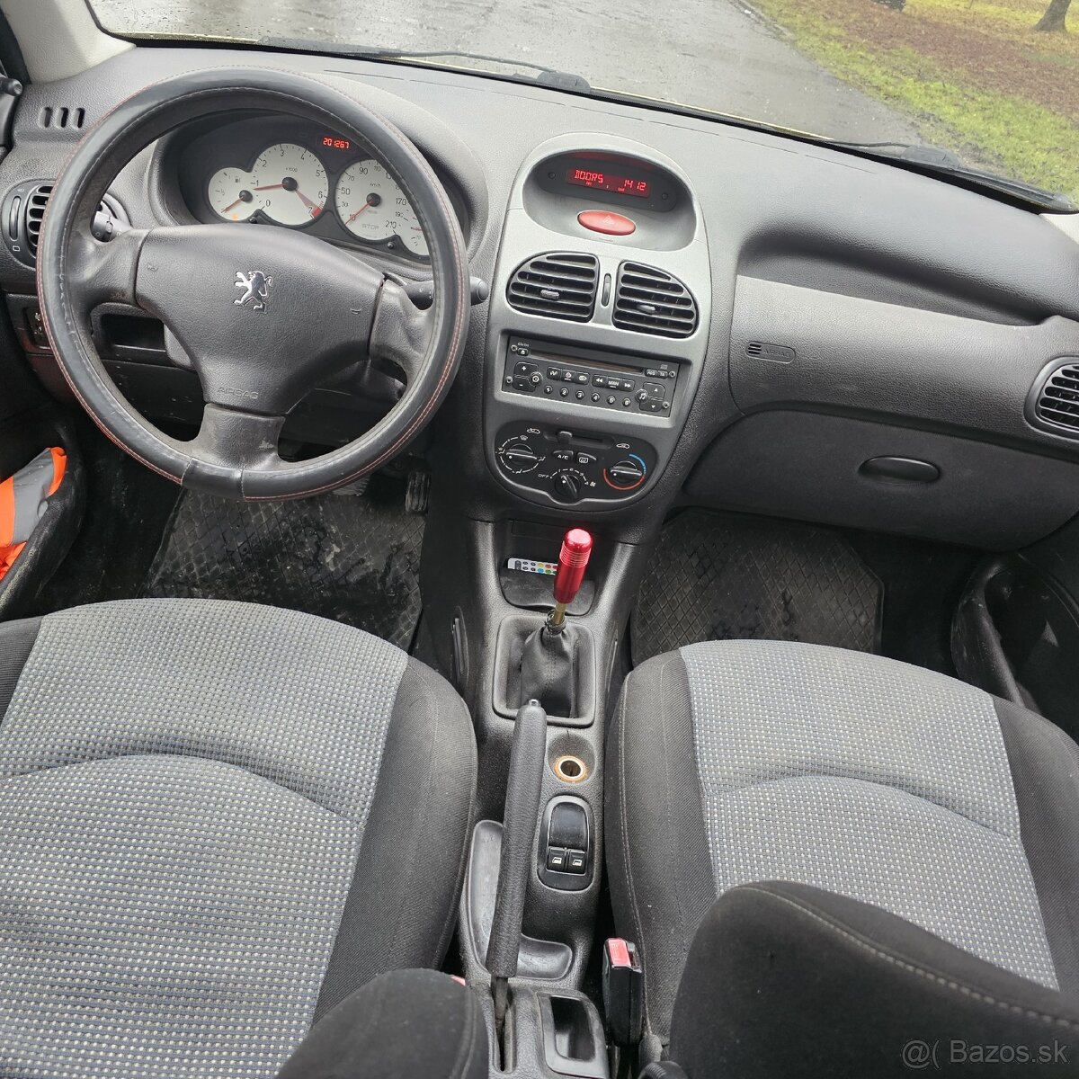 PEUGEOT 206 1.4 BENZIN - 6