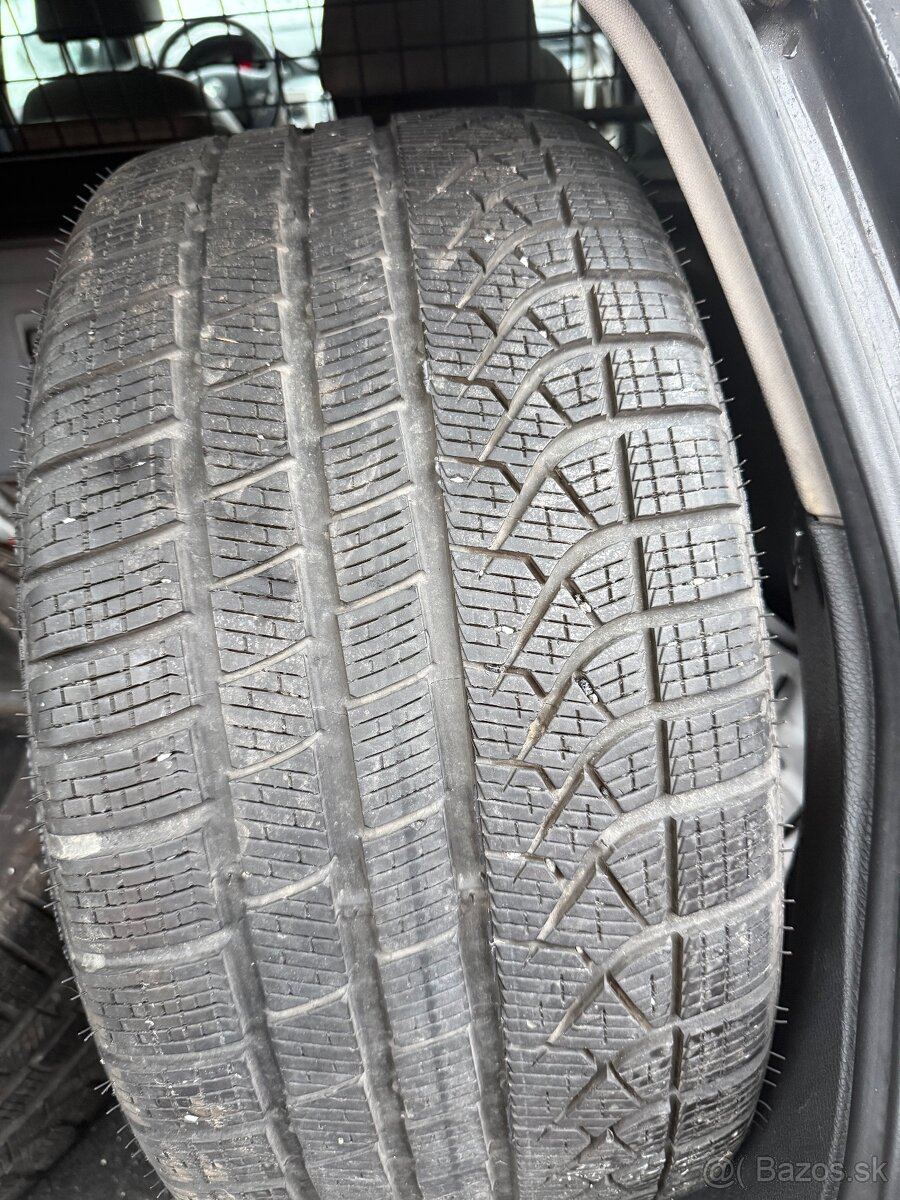 Pirelli P Zero R19 275/35 zimne - 6