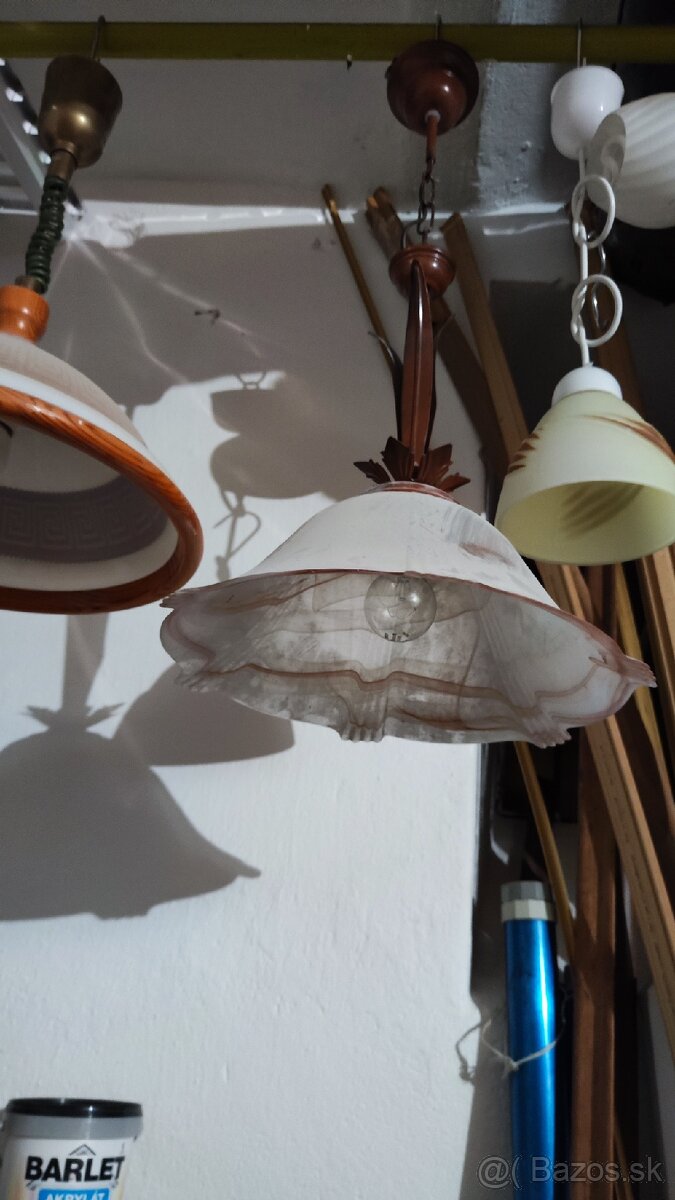 Umývadlo a stropné svetlá - 6