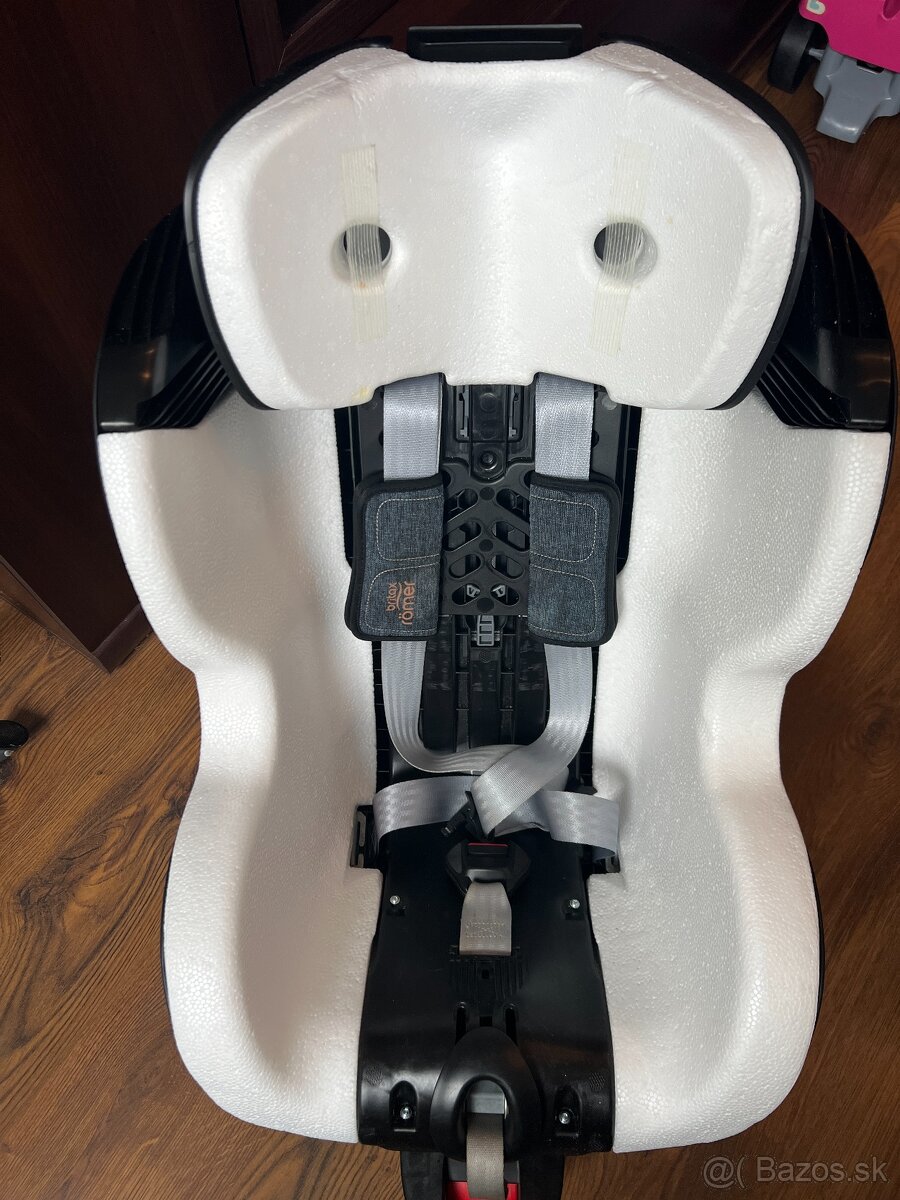 Britax-Römer Dualfix M i-size (vyprate potahy) - 6