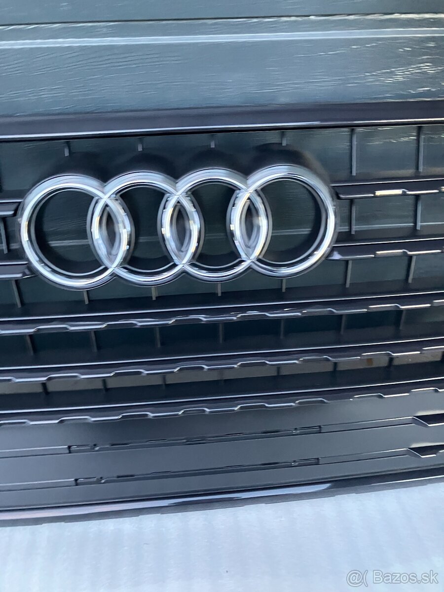 maska audi q7 15-15 sline s-line cerna grill - 6