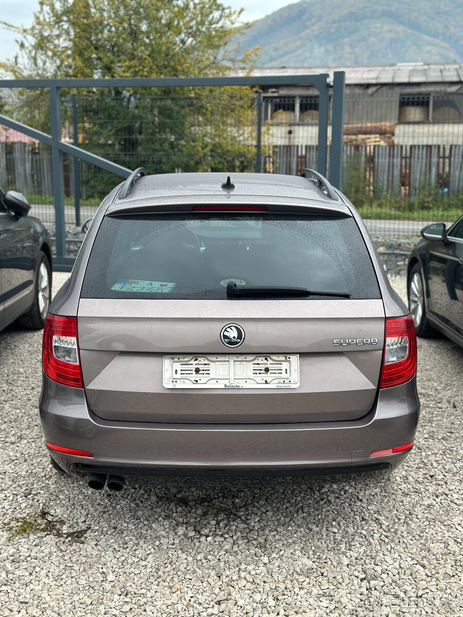 Rezervované—Škoda superb 2 dsg facelift - 6