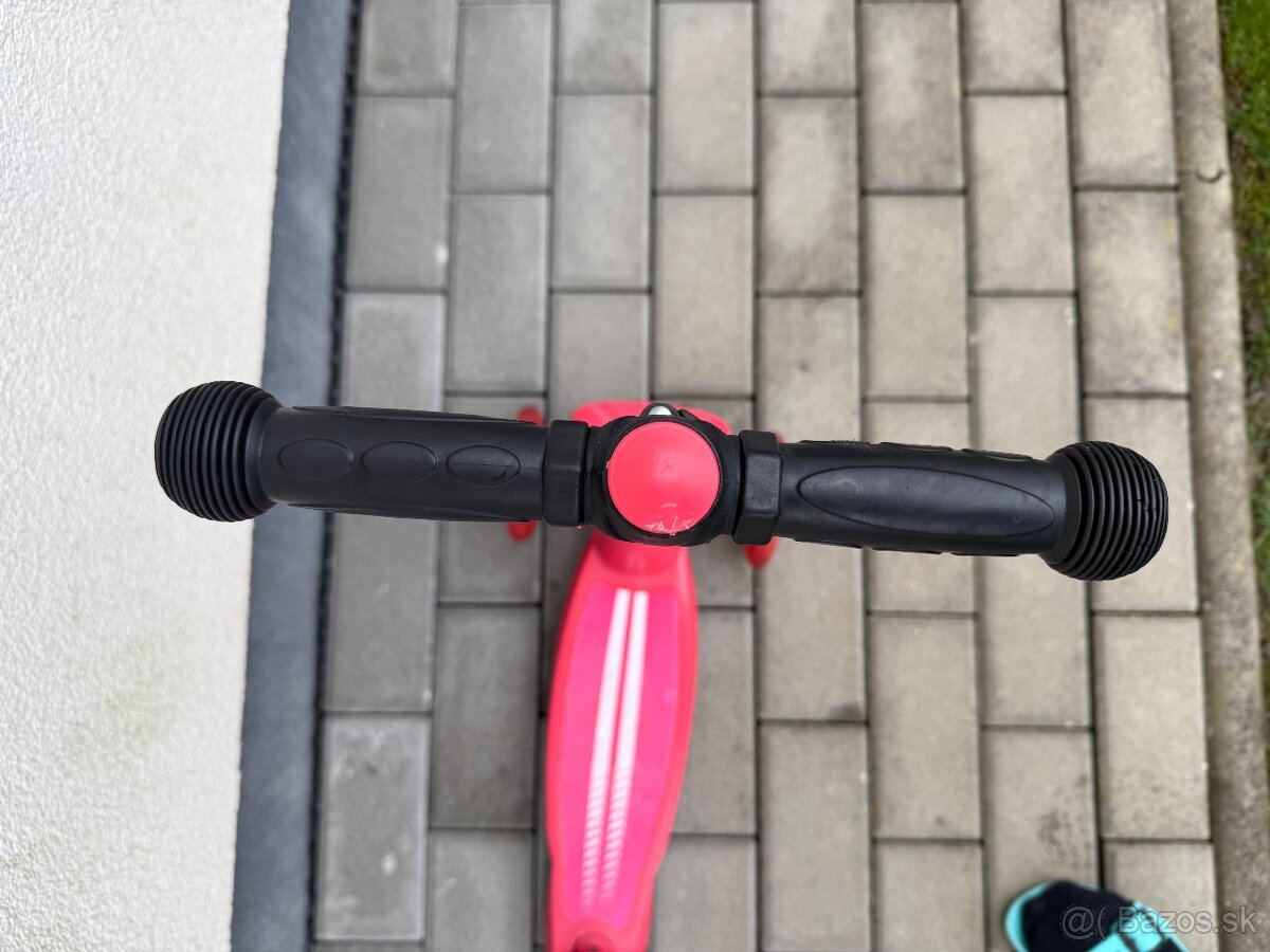 Kolobežka Ferrari shell - 6