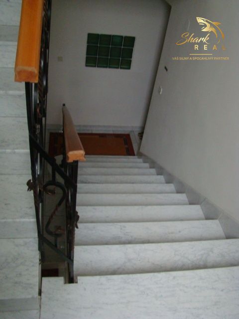 Na predaj luxusná rodinná vila - 6