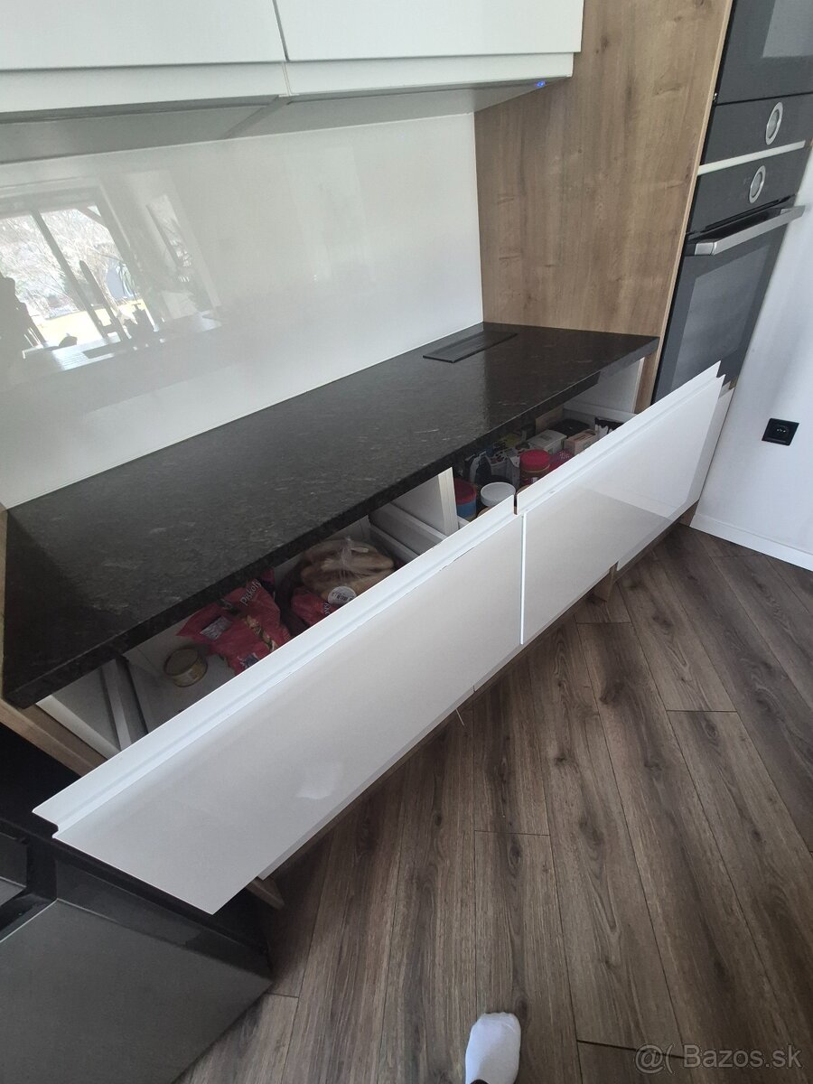 Kuchynská linka + spotrebiče - 6