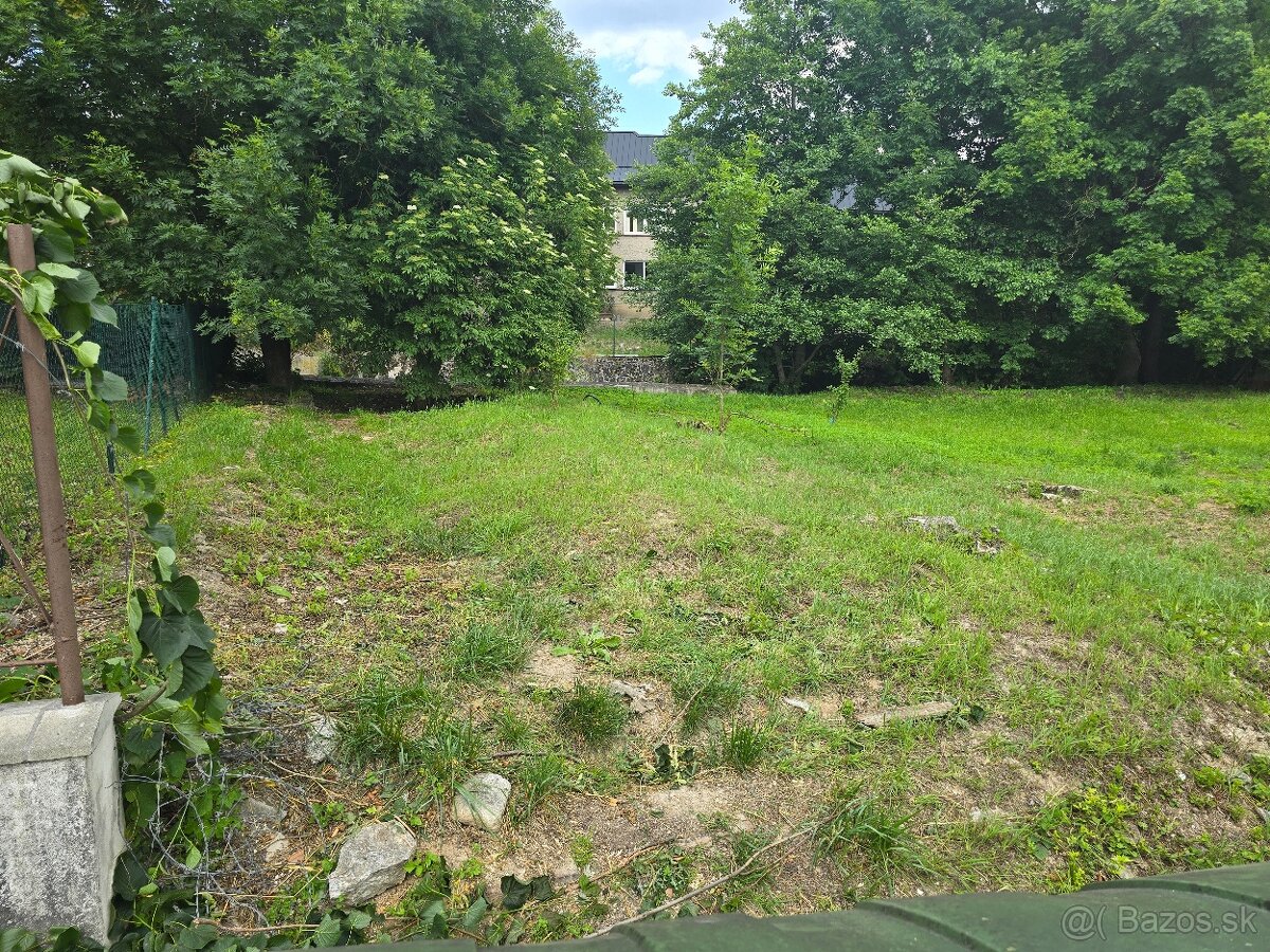 Momentálne najlepší stavebný pozemok končiaci regul potokom - 6