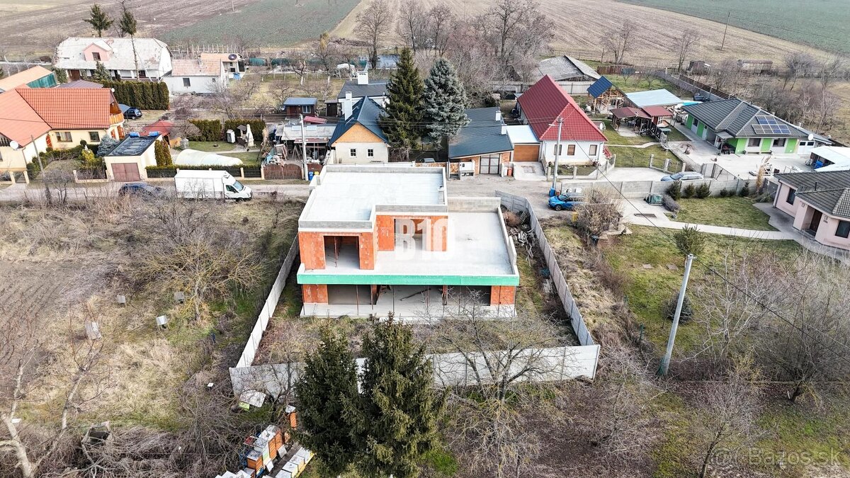 6 izbový rodinný dom - DVOJGARÁŽ - CABAJ časť Riegler - 6