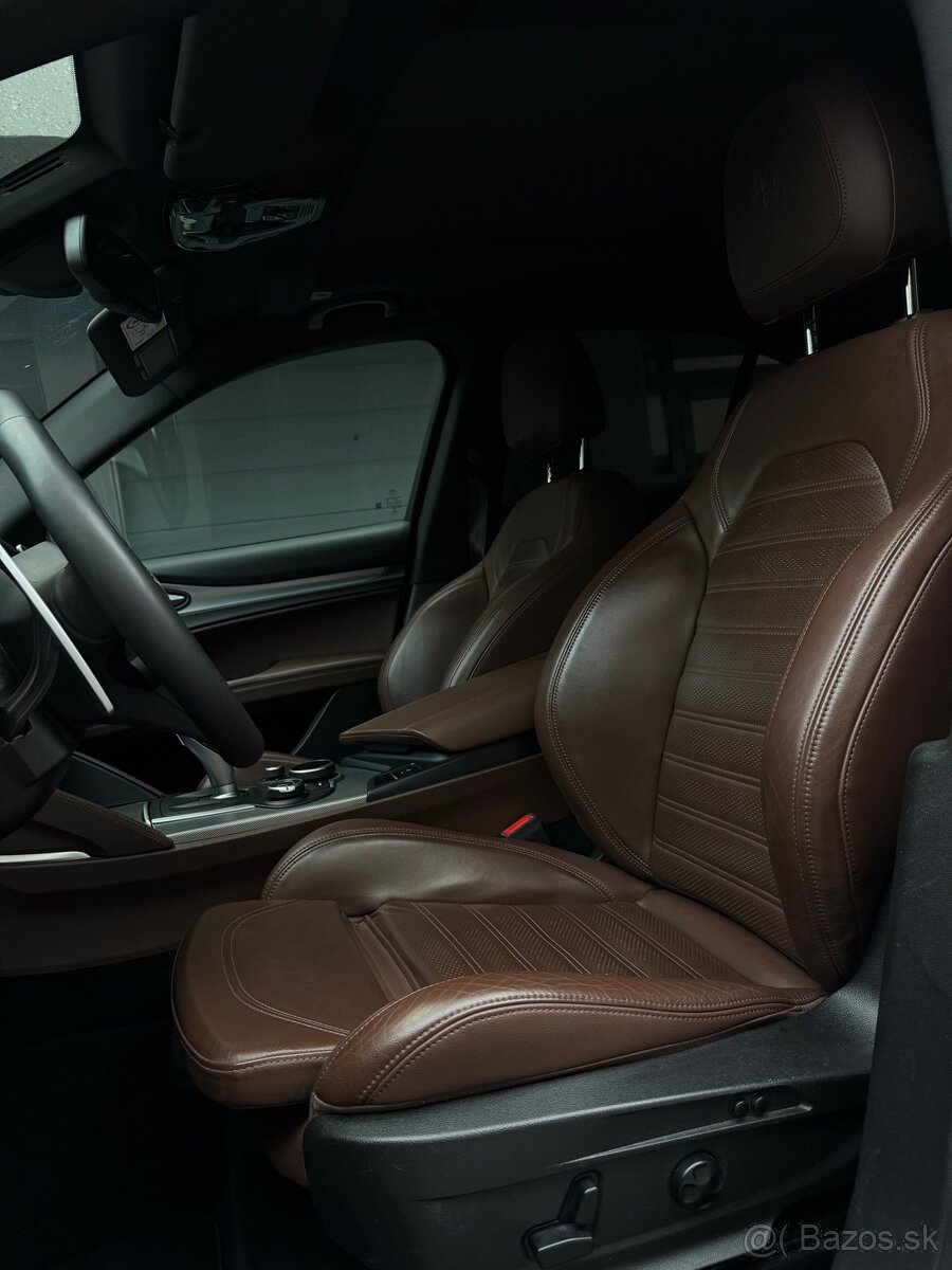 Alfa Romeo Stelvio Q4 - 6