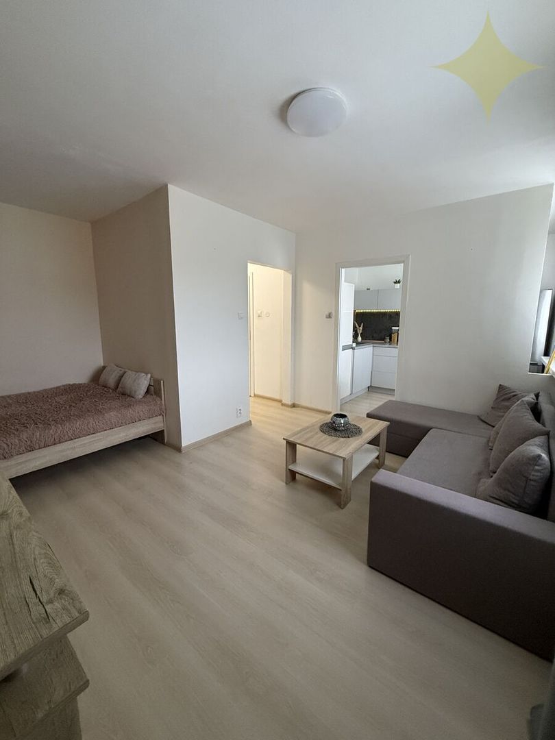 1-izbový zariadený, klimatizovaný byt – Banská Bystrica (ul. - 6