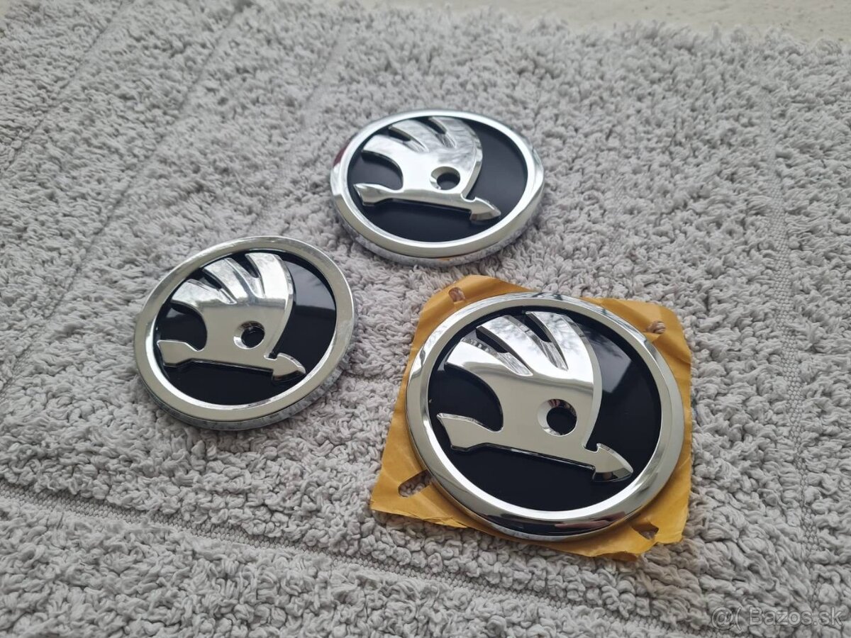 ŠKODA chromové emblémy / znaky / logo / rovný - 6