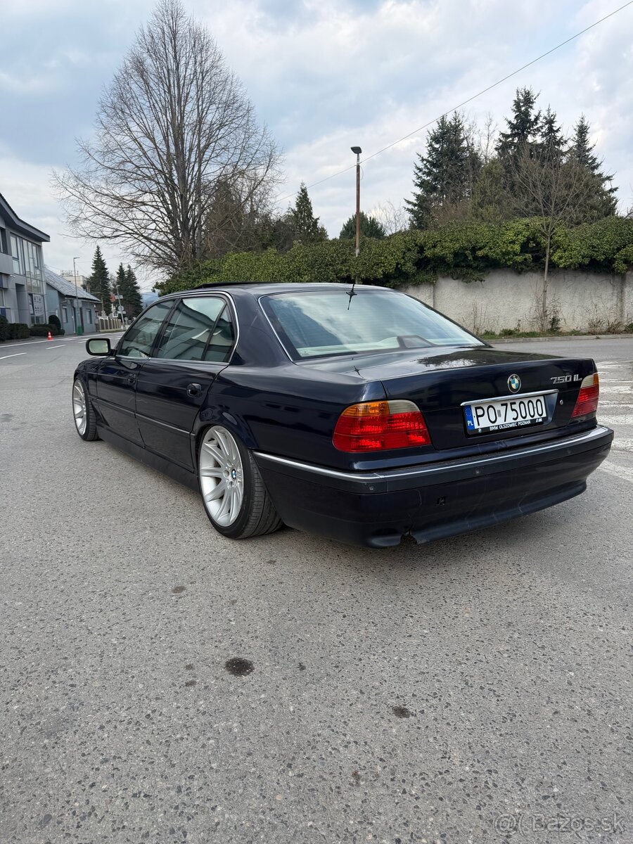 Bmw e38 750iL - 6