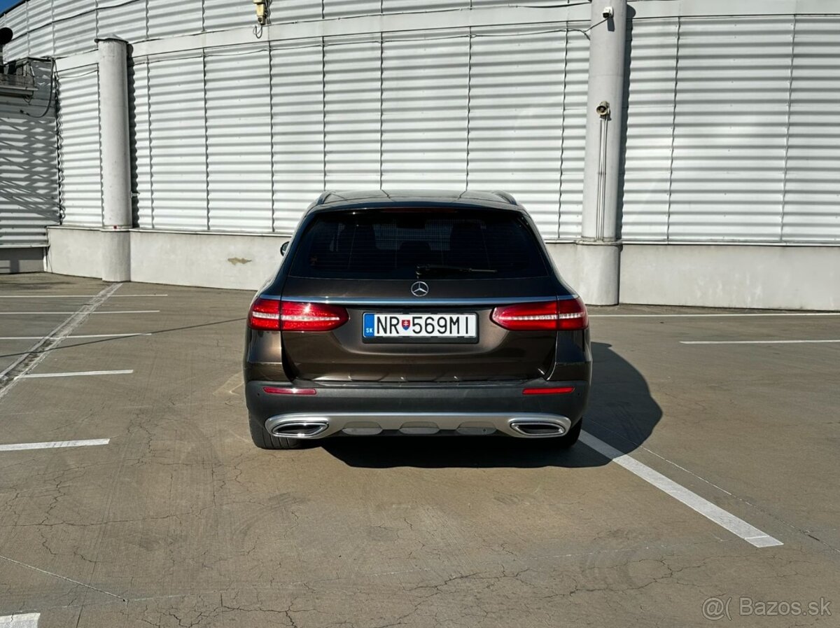 Mercedes-Benz E 220 d 4MATIC AllTerrain - 6