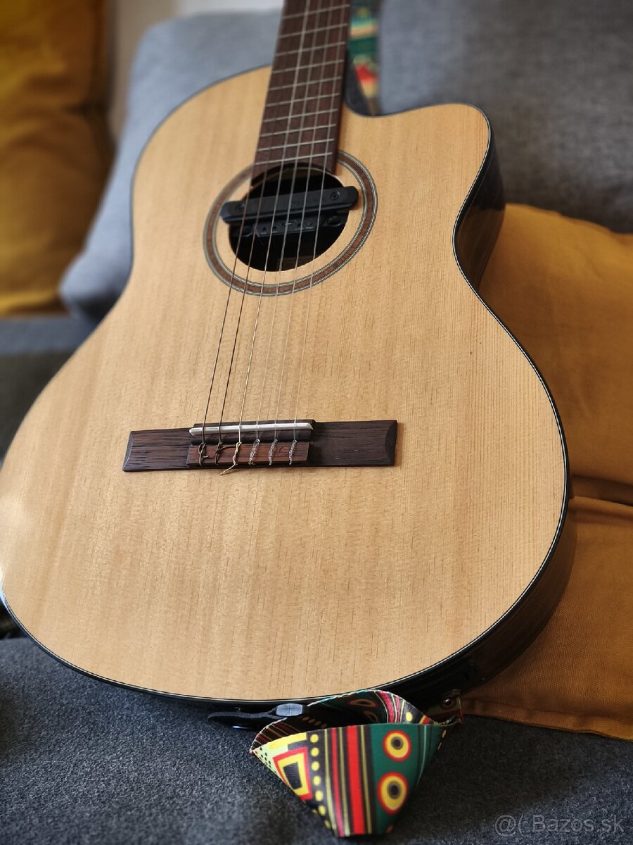 Gitara, classical. Cort. - 6