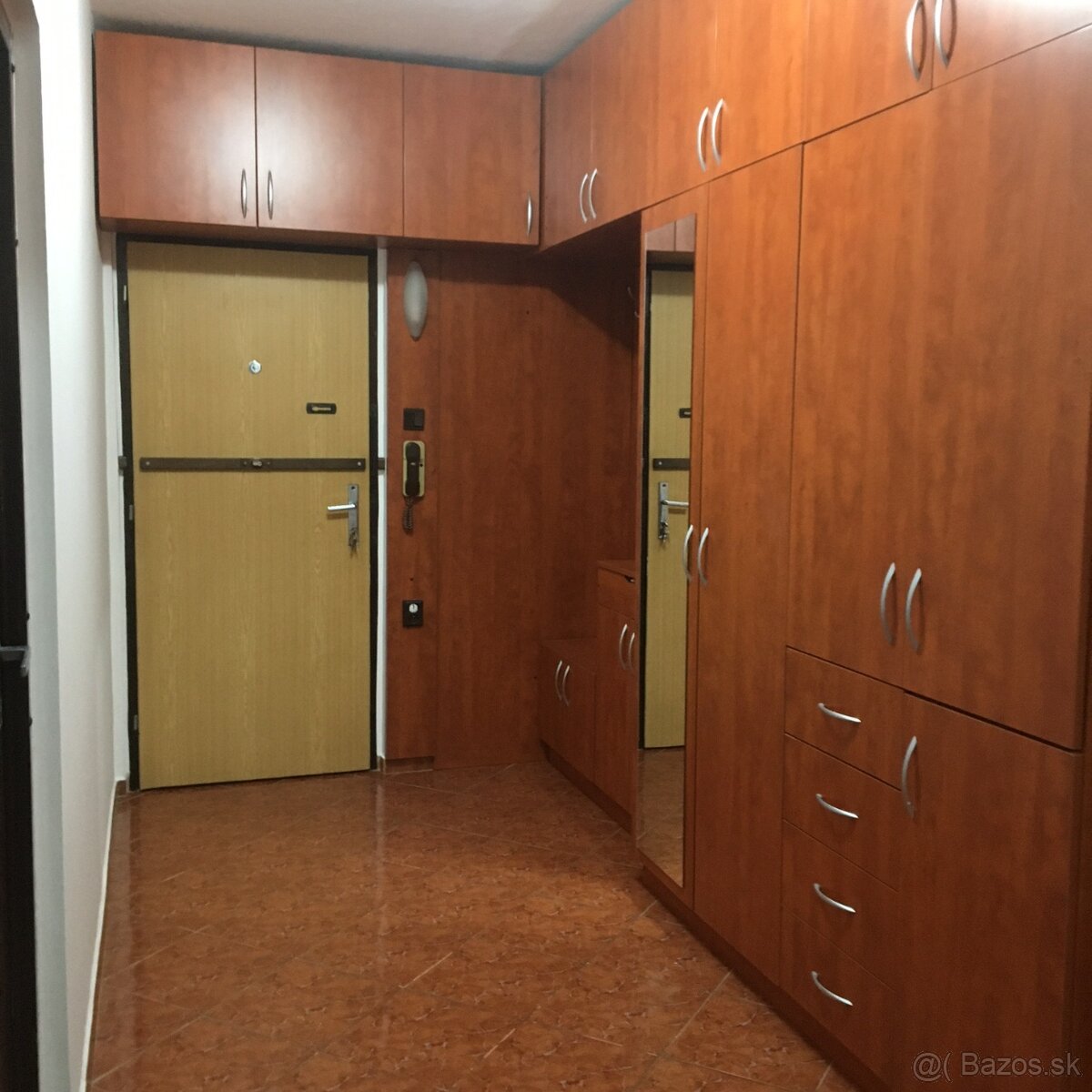 V Seredi prenajmem 3 izbový byt - 6