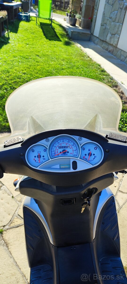 Benelli Velvet 125 - 6