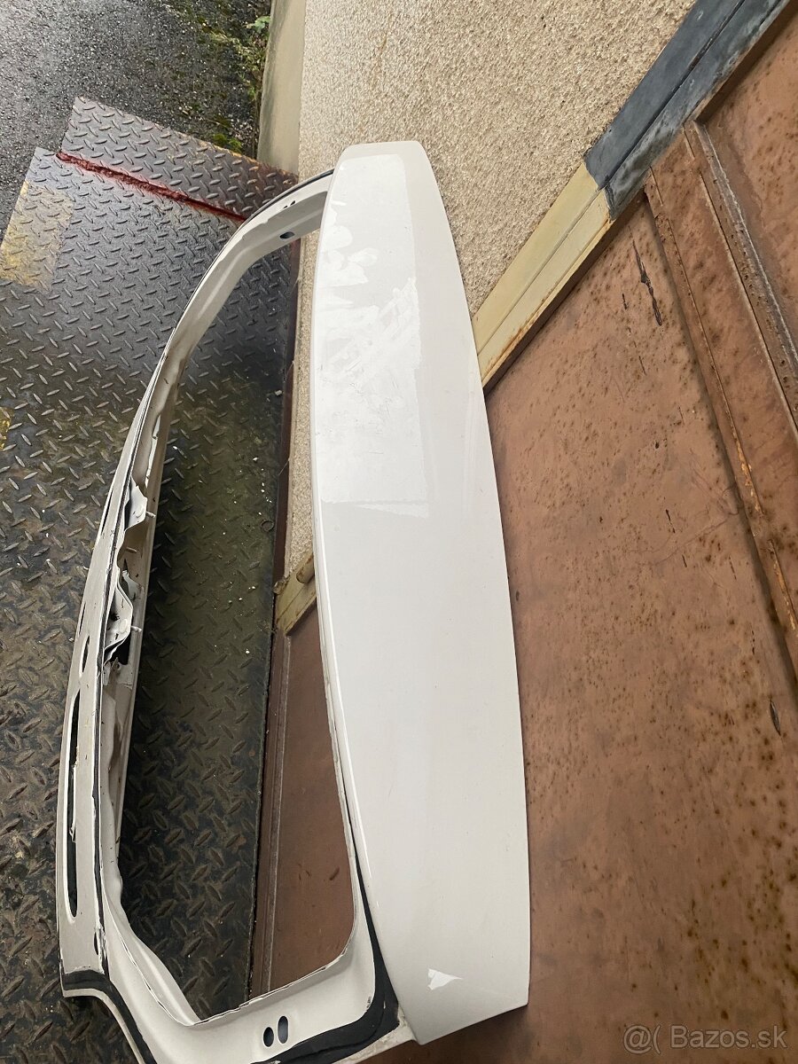 VW UP zadna kapota - 6