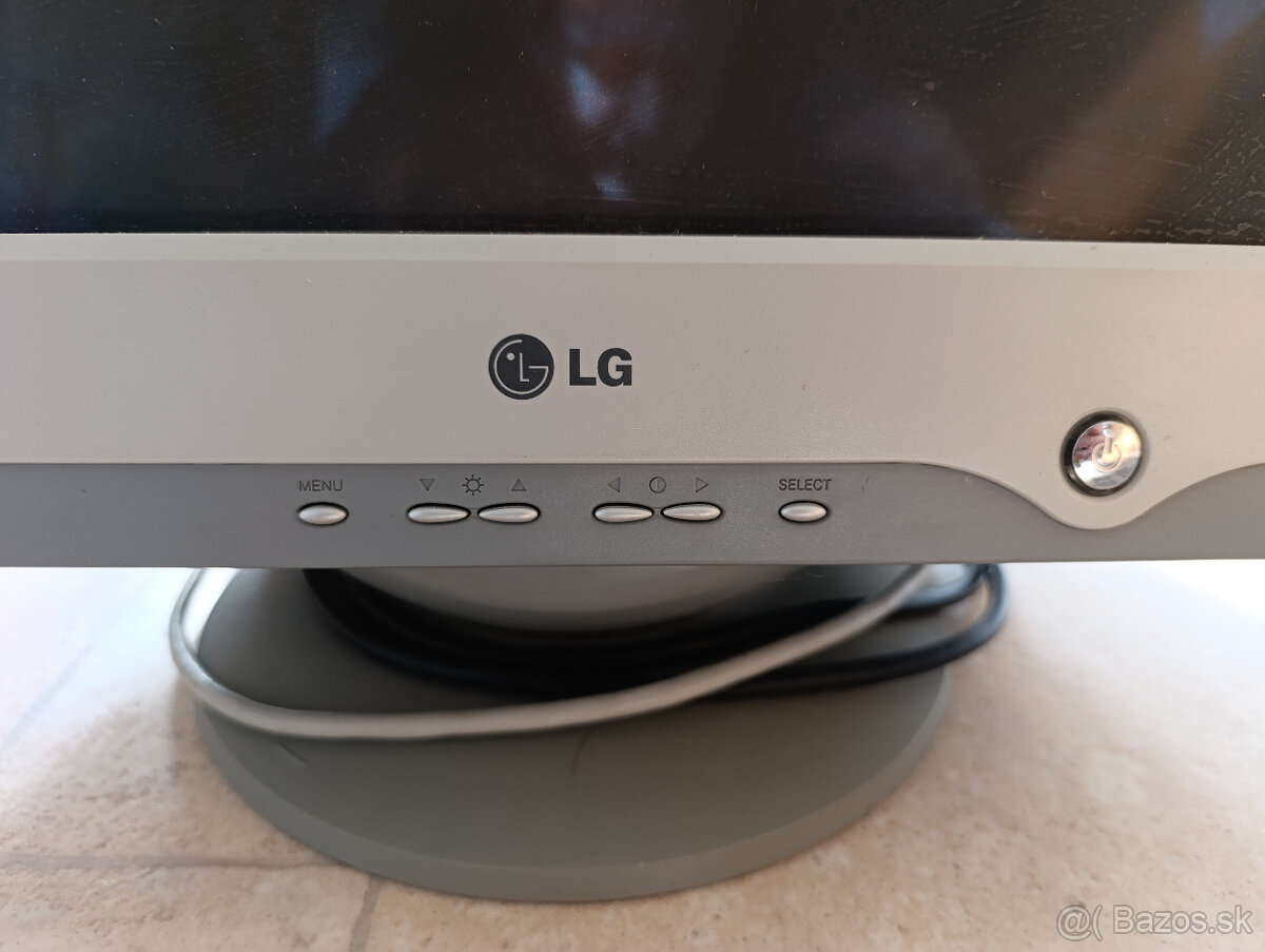 LG Flatron ez T710B - 6