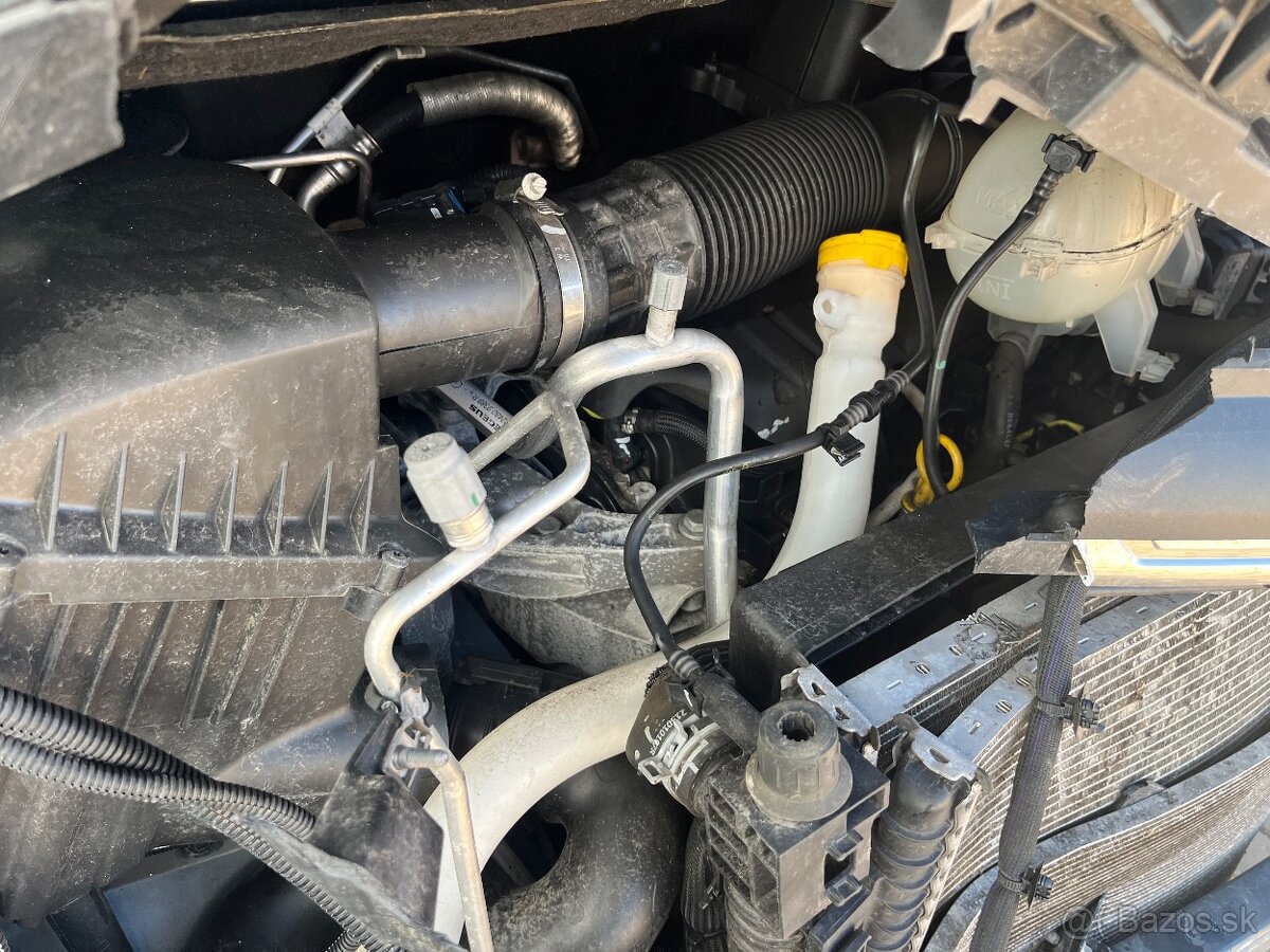 Renault Trafic Bus 110 kW - 6