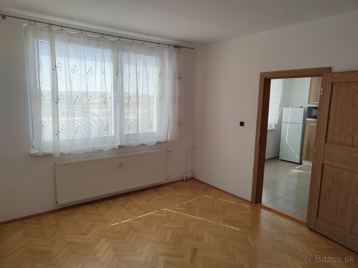 Na prenájom 3-izbový byt Vráble - 6