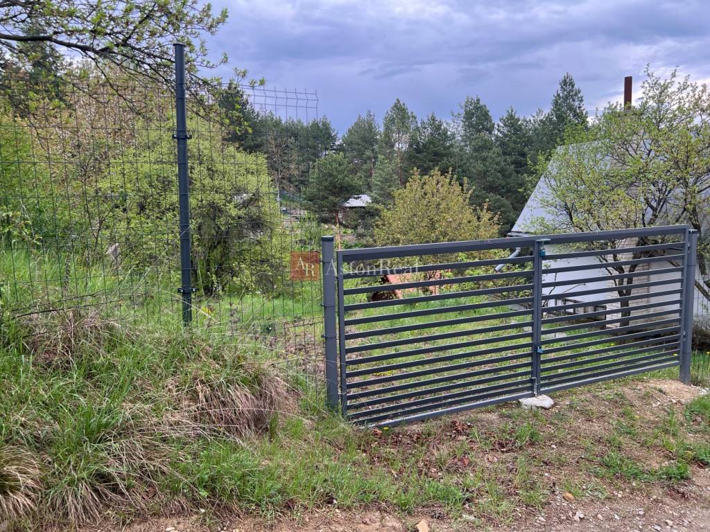 PREDAJ: Záhrada, rozlohou 392 m2 nad Tulskou - Banská Bystri - 6