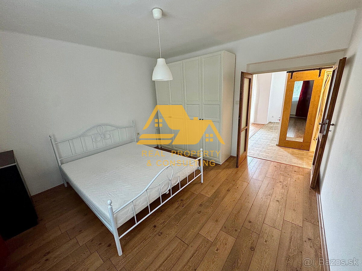 Predám tehlový 3 izbový byt s balkónom v Nových Zámkoch - 6