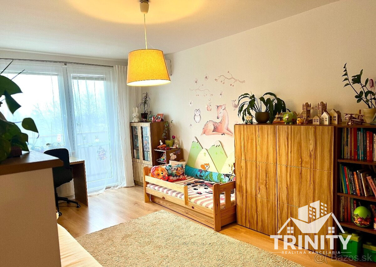 Na predaj priestranný 3-izbový byt s dvoma balkónmi v meste - 6