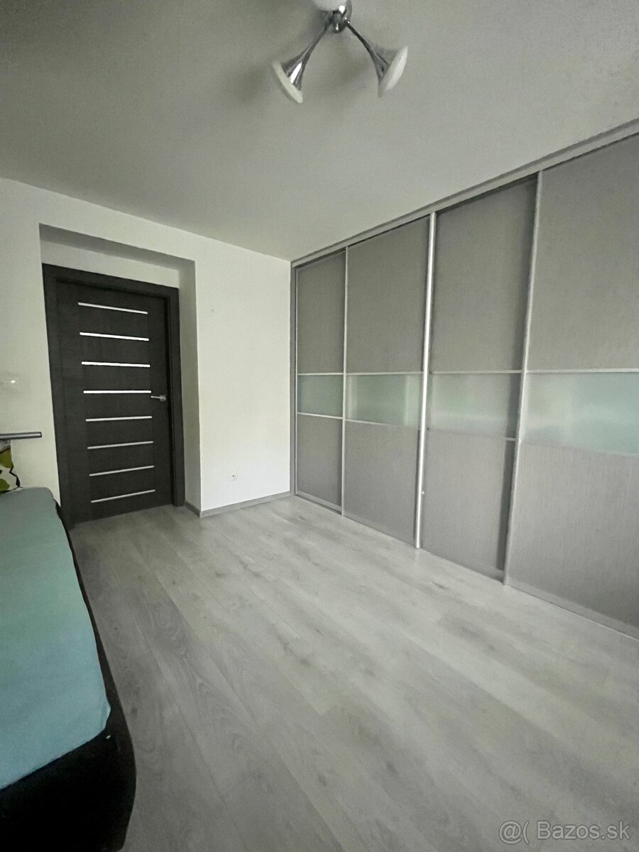 2 izbový byt v centre Nitry pri parku (tehlová bytovka) - 6