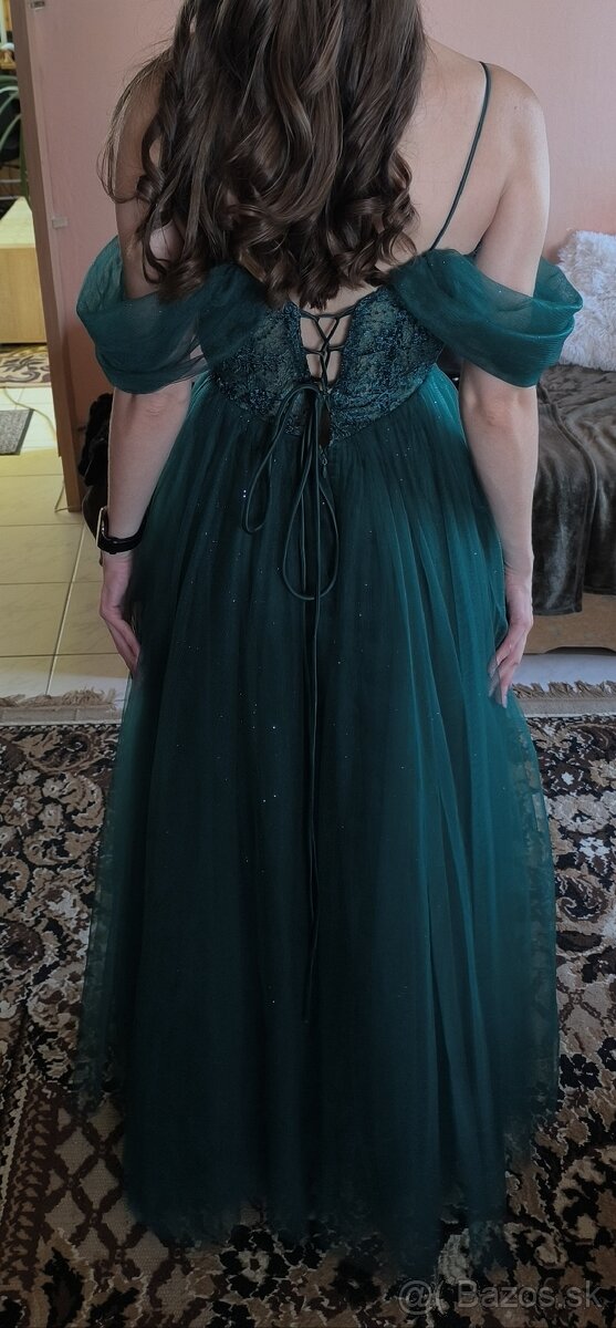 Predám zelené tylové spoločenské šaty - 6