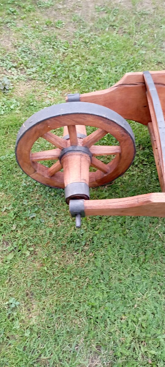 Starý drevený fúrik - 6