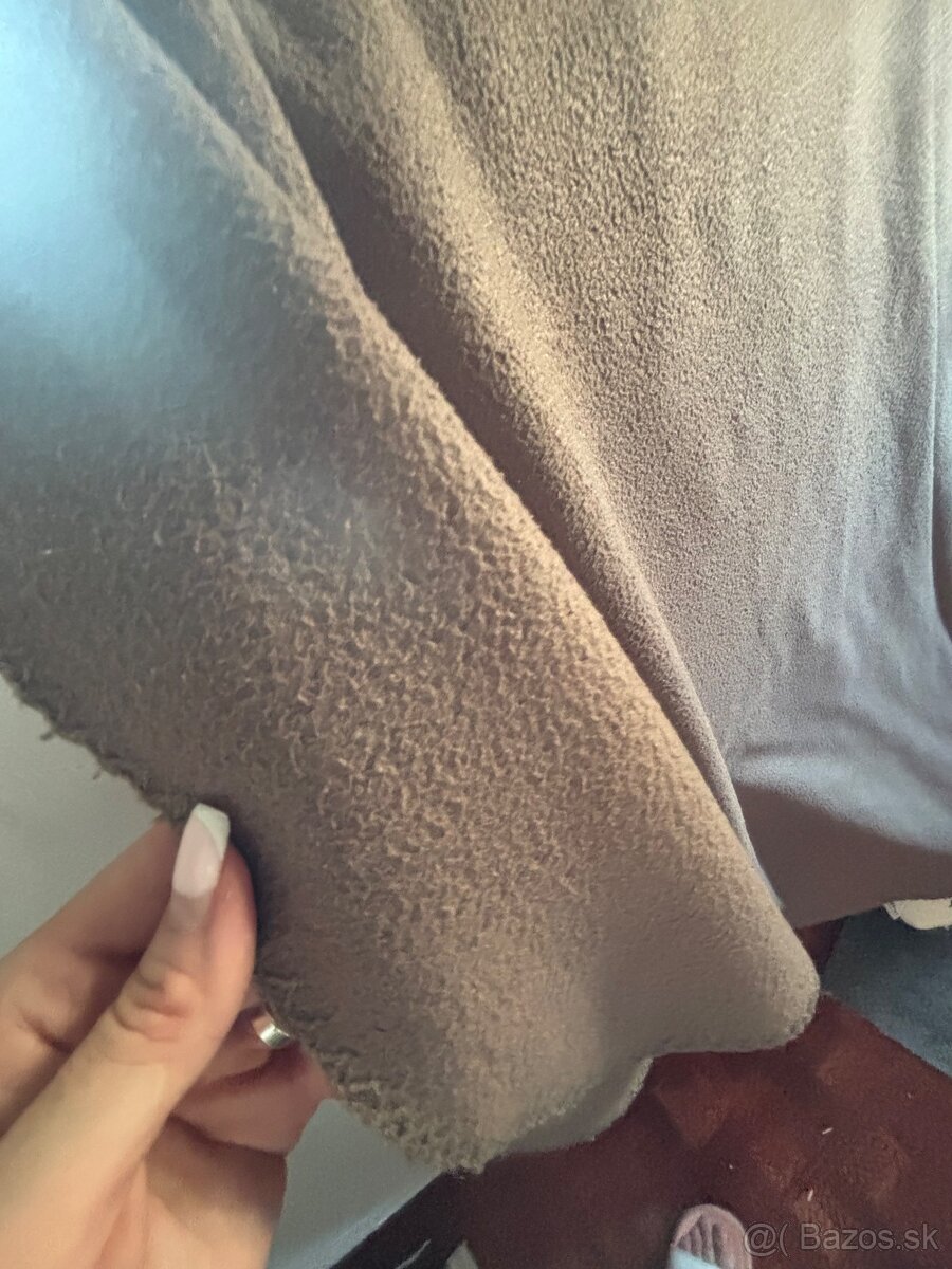 Tri prikrývky, deka a vankúš - 6