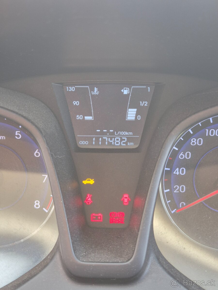 Hyundai ix20 1.4i 66kW - 6