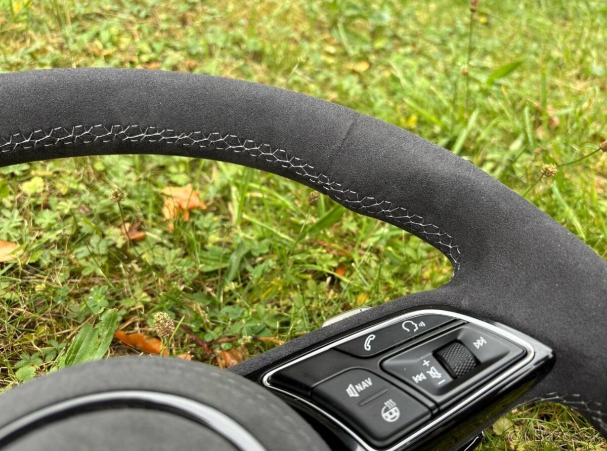 -AUDI MULTIFUNKCNY VOLANT ALKANTARA s logom RS - 6