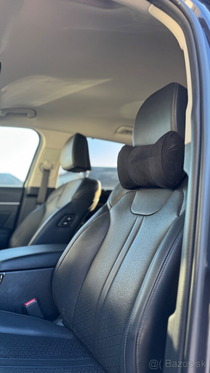 7/2021 Kia Sorento 1,6 benzín Hev Platinum 7 miestne SUV - 6