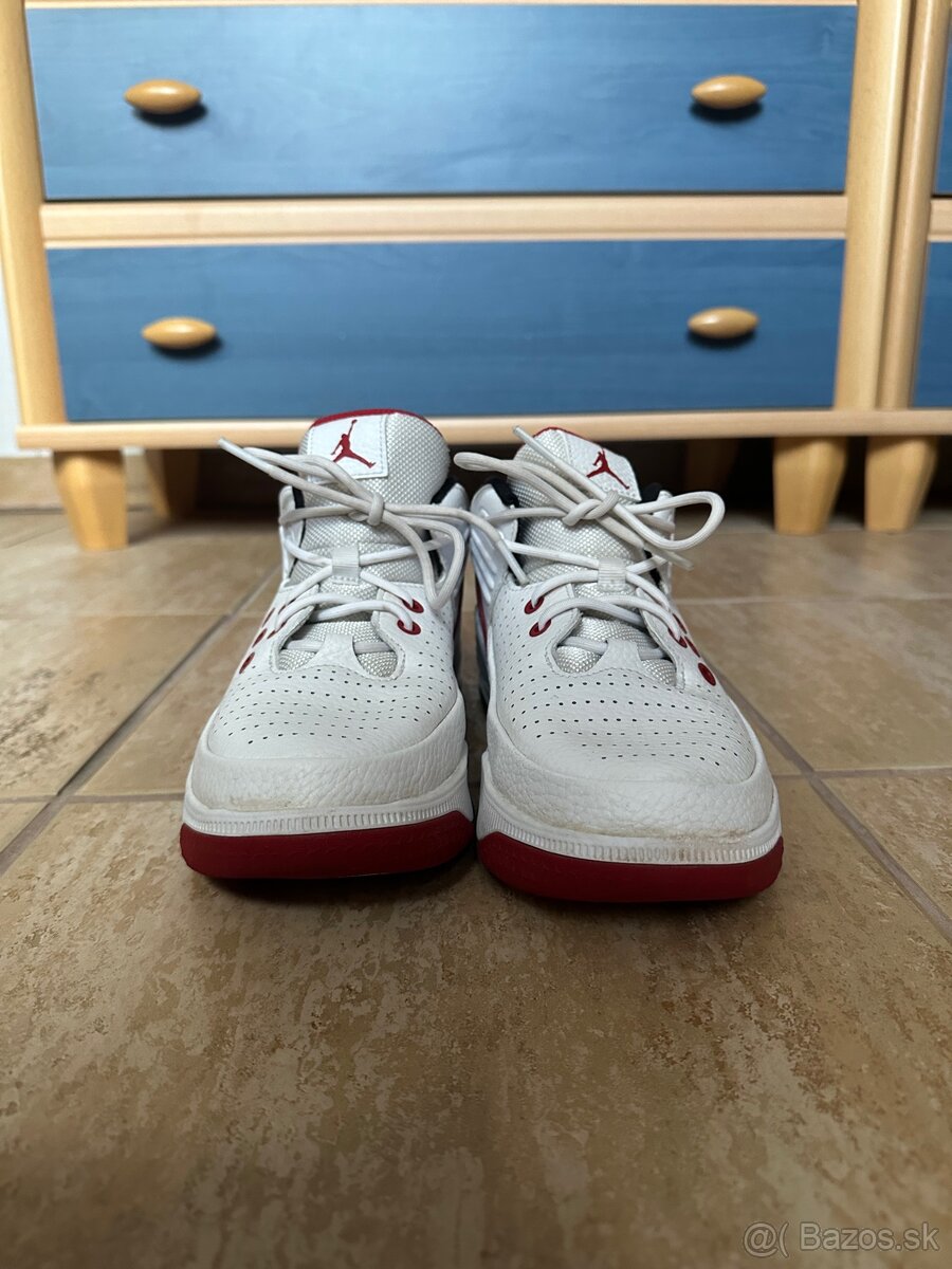 Nike JORDAN MAX AURA 5 - 6