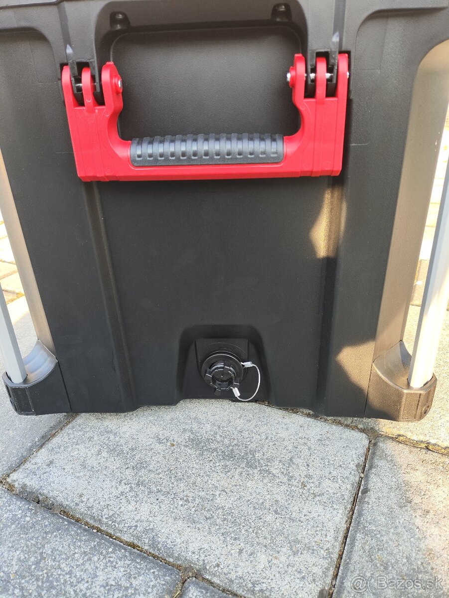 MILWAUKEE PACKOUT™ Chladiaci Box XL - 6