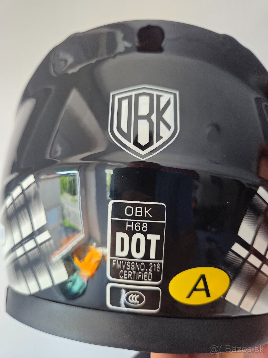 Predám motorkarskú prilbu - 6