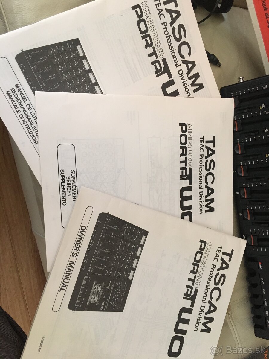 Tascam Portastudio TWO - Balenie, manualy, zdroj, popruh - 6