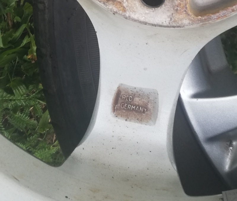 Hliníkové disky BROCK RC14 6,5J x 15 H2 - 5x114.3 (Kia Ceed) - 6