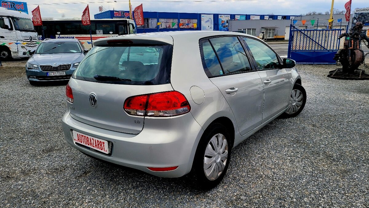 Volkswagen Golf 1.6-75kw Trendline DSG - 6