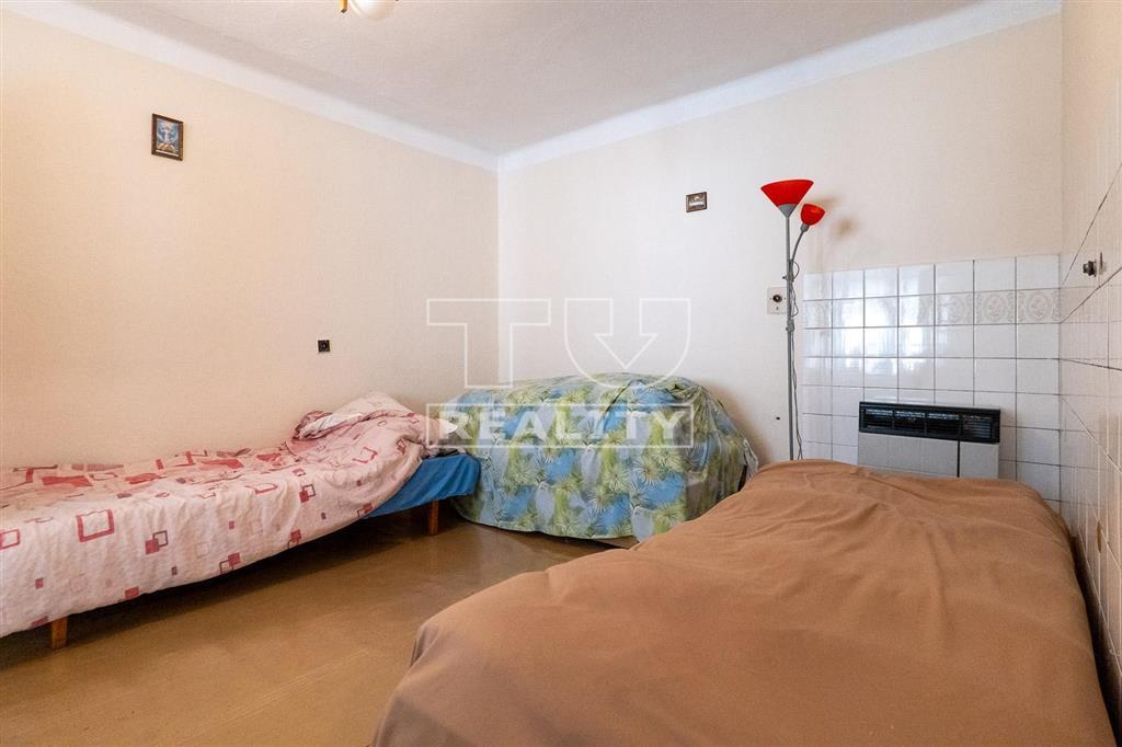 ZNÍŽENÁ CENA
Na predaj rodinný dom v obci Kovarce s... - 6