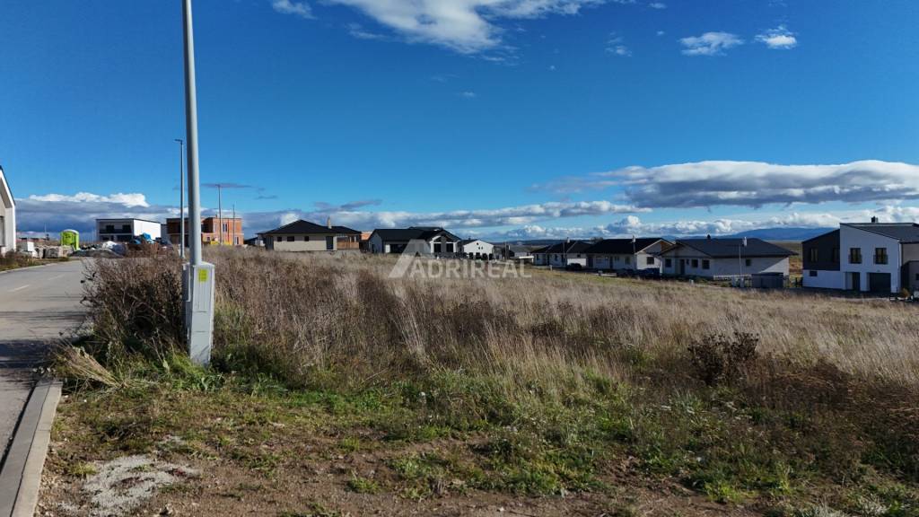 PREDAJ: STAV. POZEMOK S IS; 747 m2; Poprad - Mlynica; 133.50 - 6