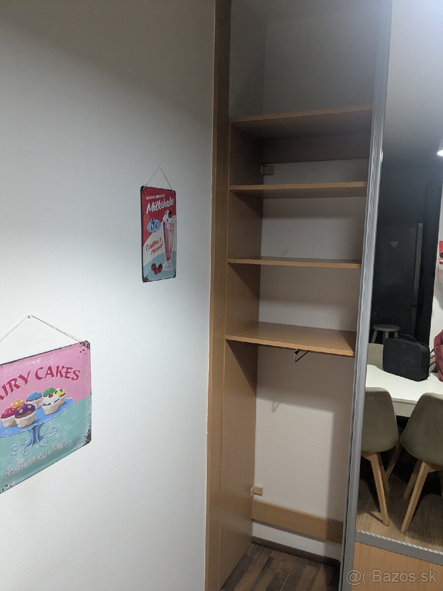 Vstavana skrina - 6