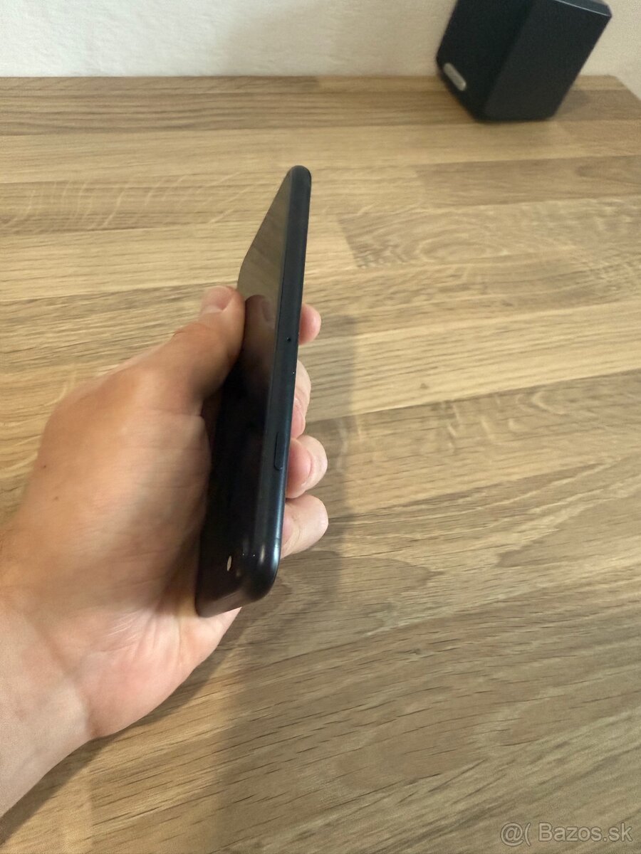 Predám Apple iPhone se 2022 64GB - 6