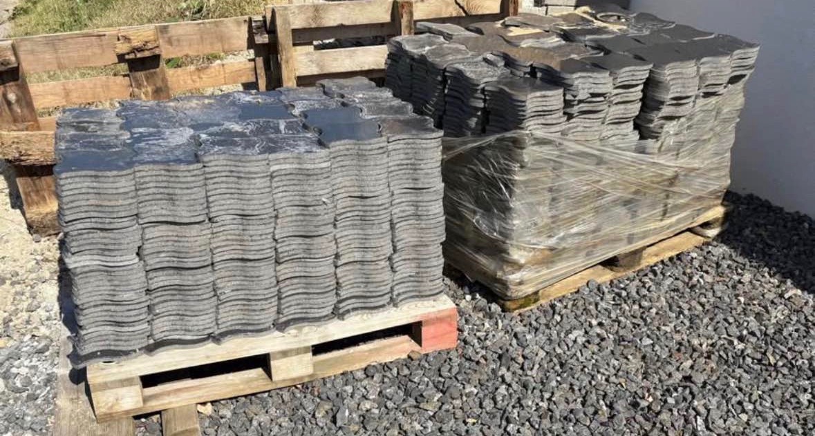 Čierna lesklá dlažba - 6