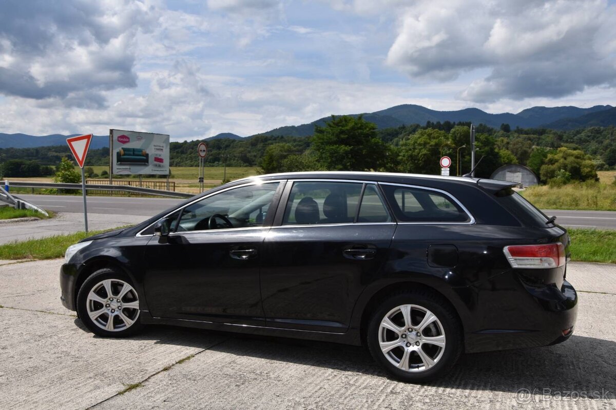 Toyota Avensis Combi - 6