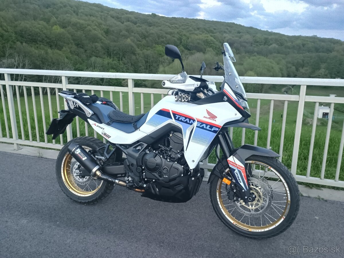Honda Transalp 750 - 6