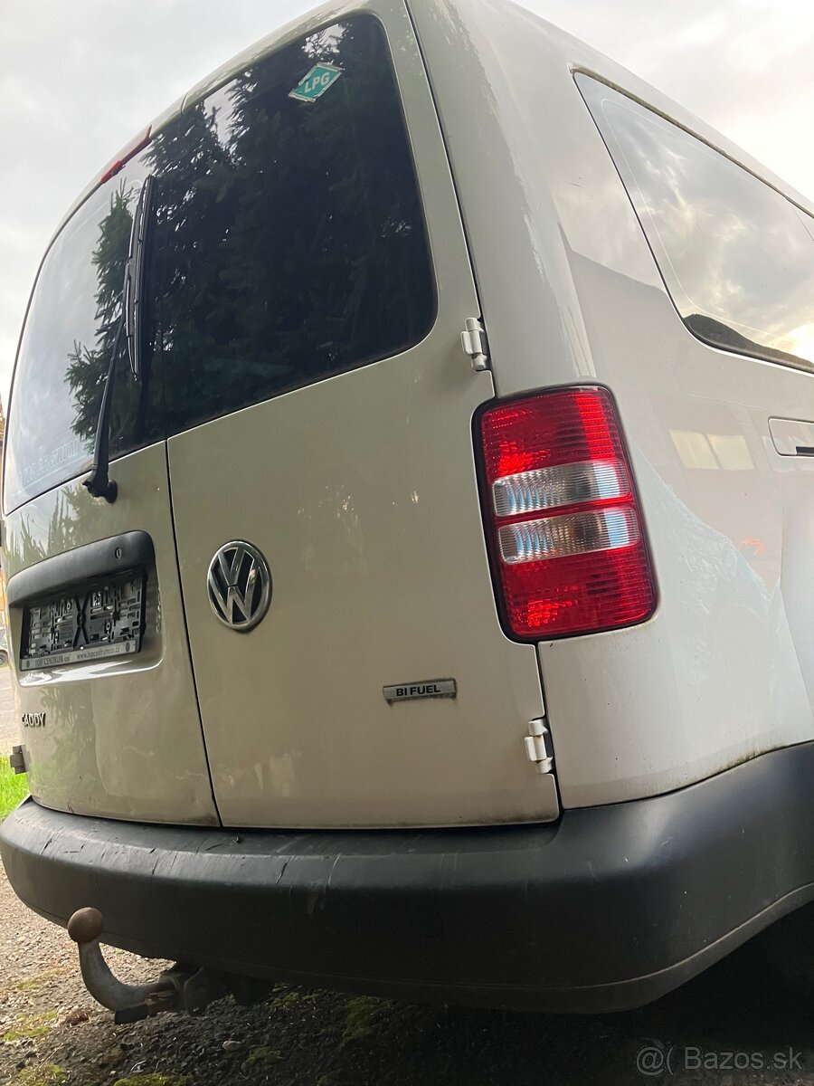 Rozpredam vw Caddy maxi 2013 1.6 bifuel CHGA - 6