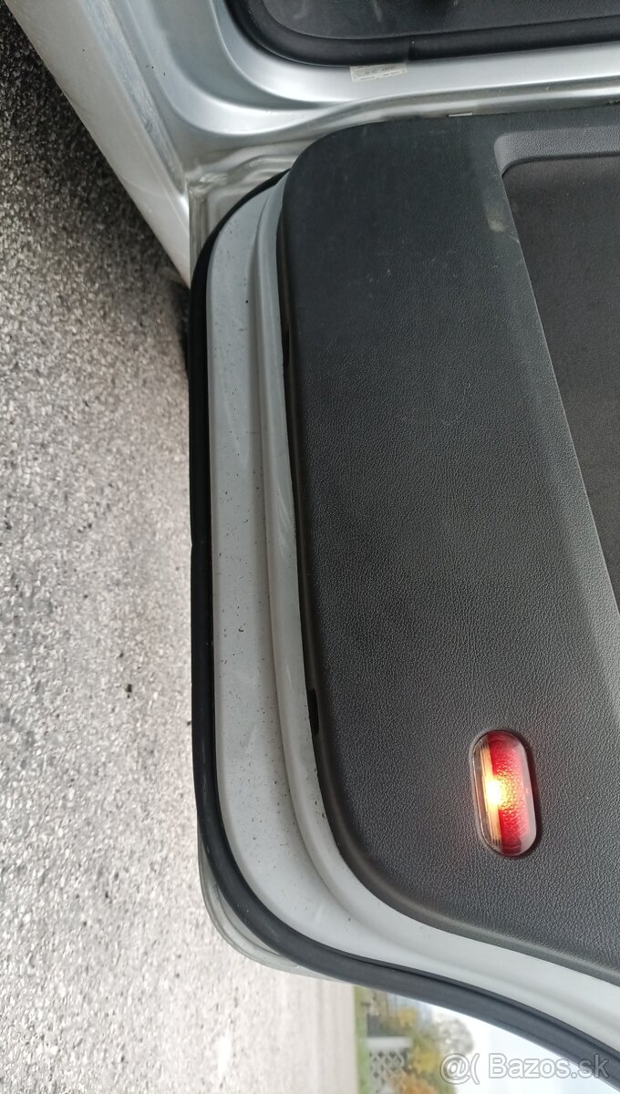 Volkswagen Touran 2.0 TDI 100kw - 6