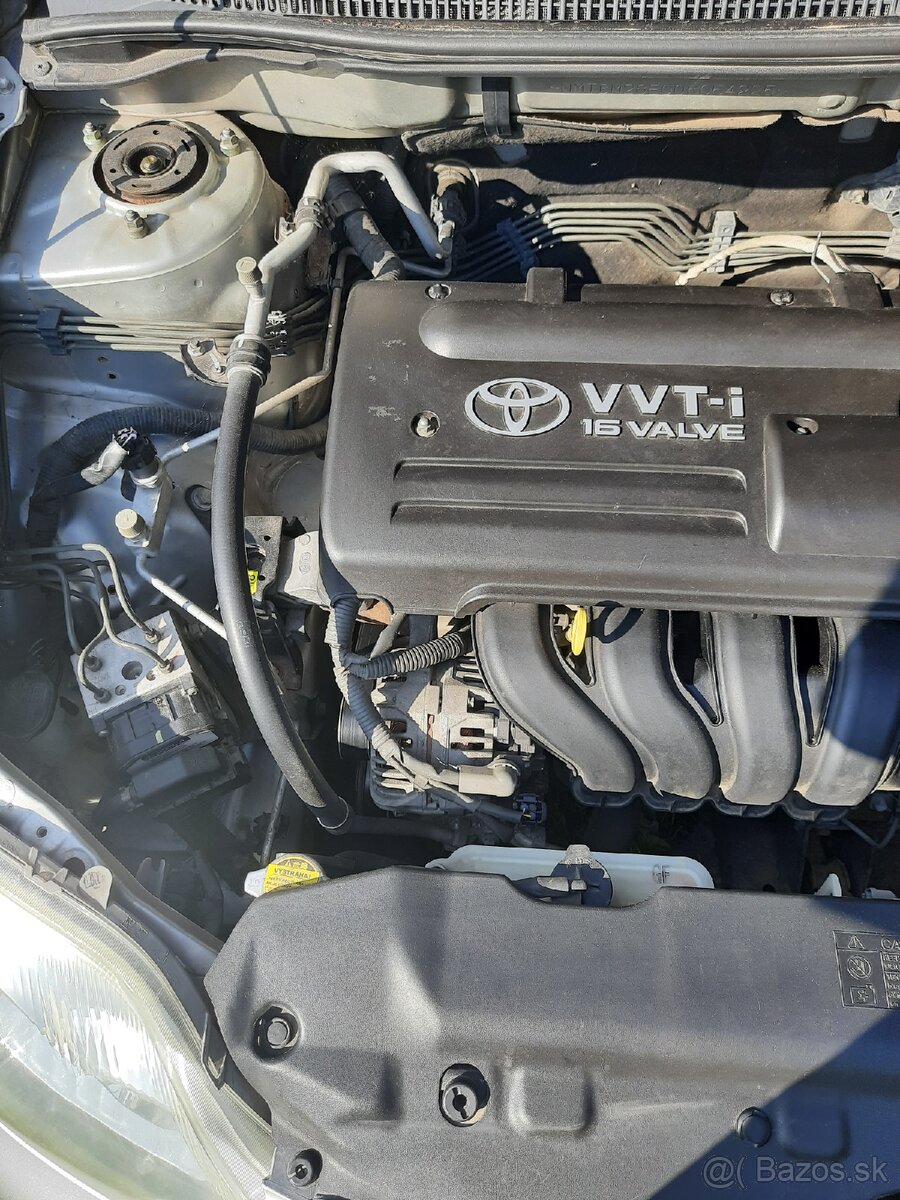 Predam Toyota Corolla 1,4 benzin - 6