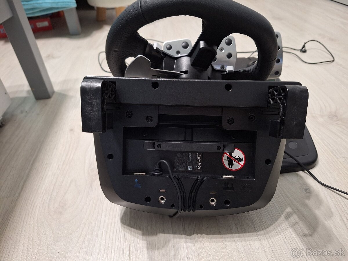 Logitech G920 Driving Force s pedálmi - 6